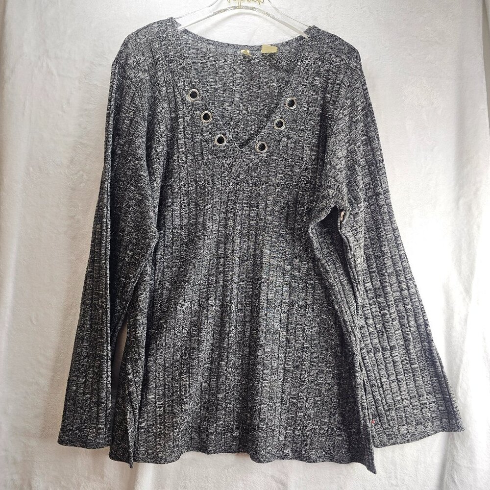 Chenault Woman's Top Grey Long Sleeve Size XXL Shirt V-neck Pullover